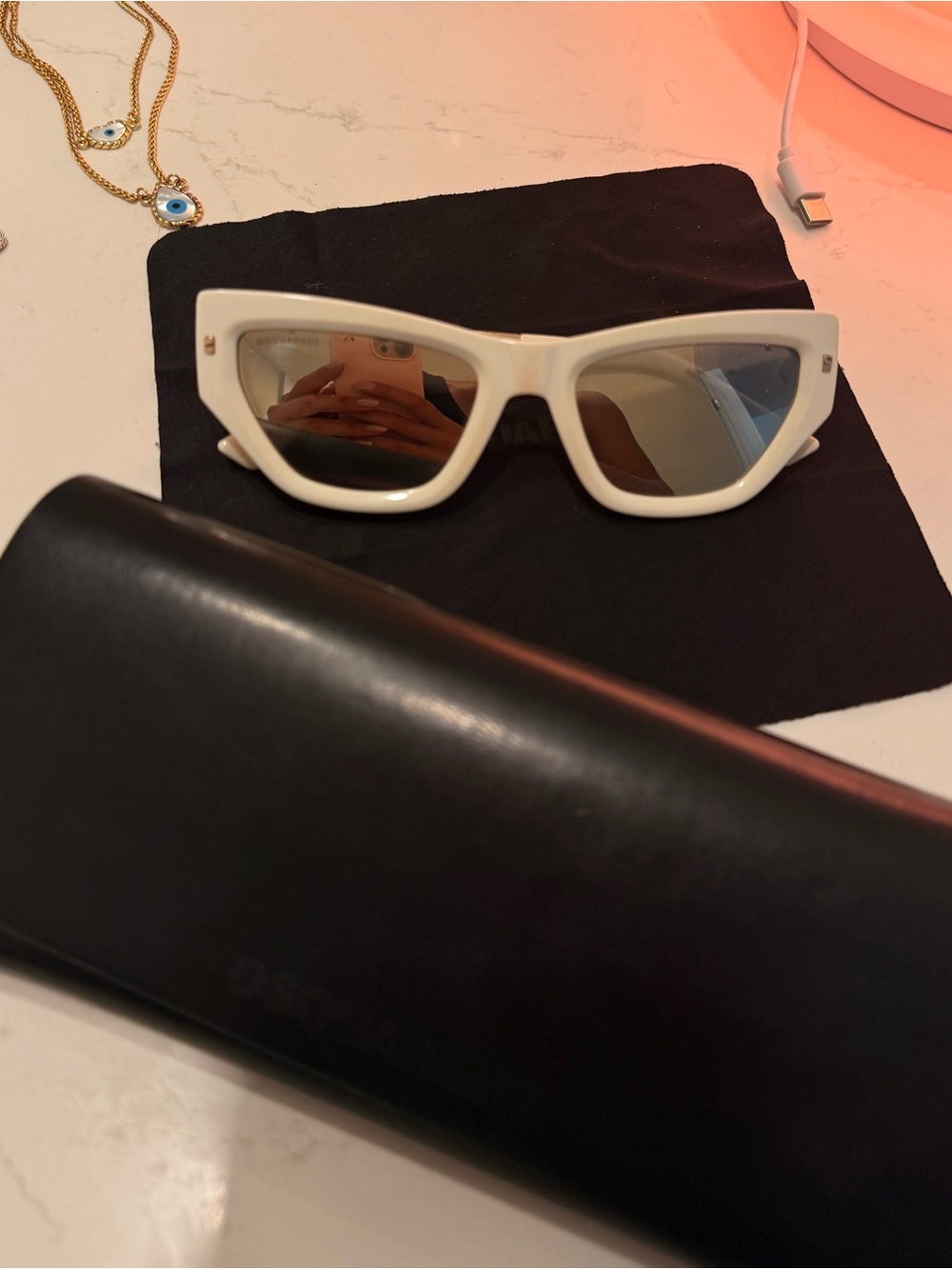 DSQUARED2 White Cat-Eye Sunglasses with Mirrored Lenses